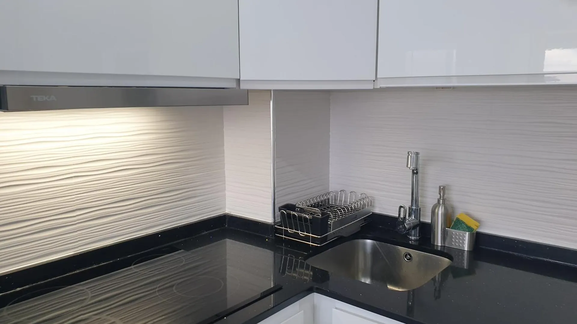 Cozy Apartment Near The Beach - Perfect For Families And Friends Fuengirola 0*,  España